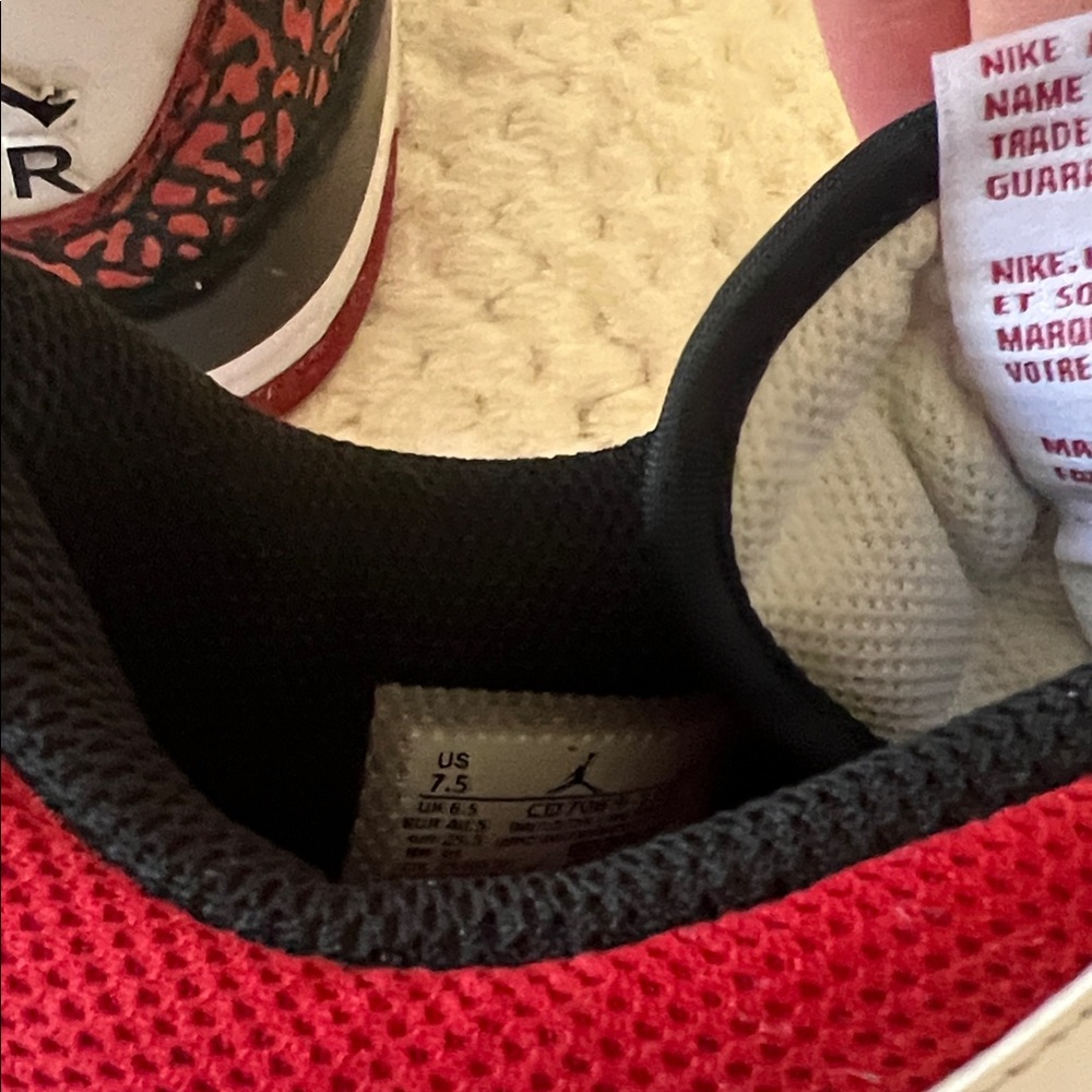 Nike Kids Red and White Sneakers with Black Accents - Picture 5 of 5